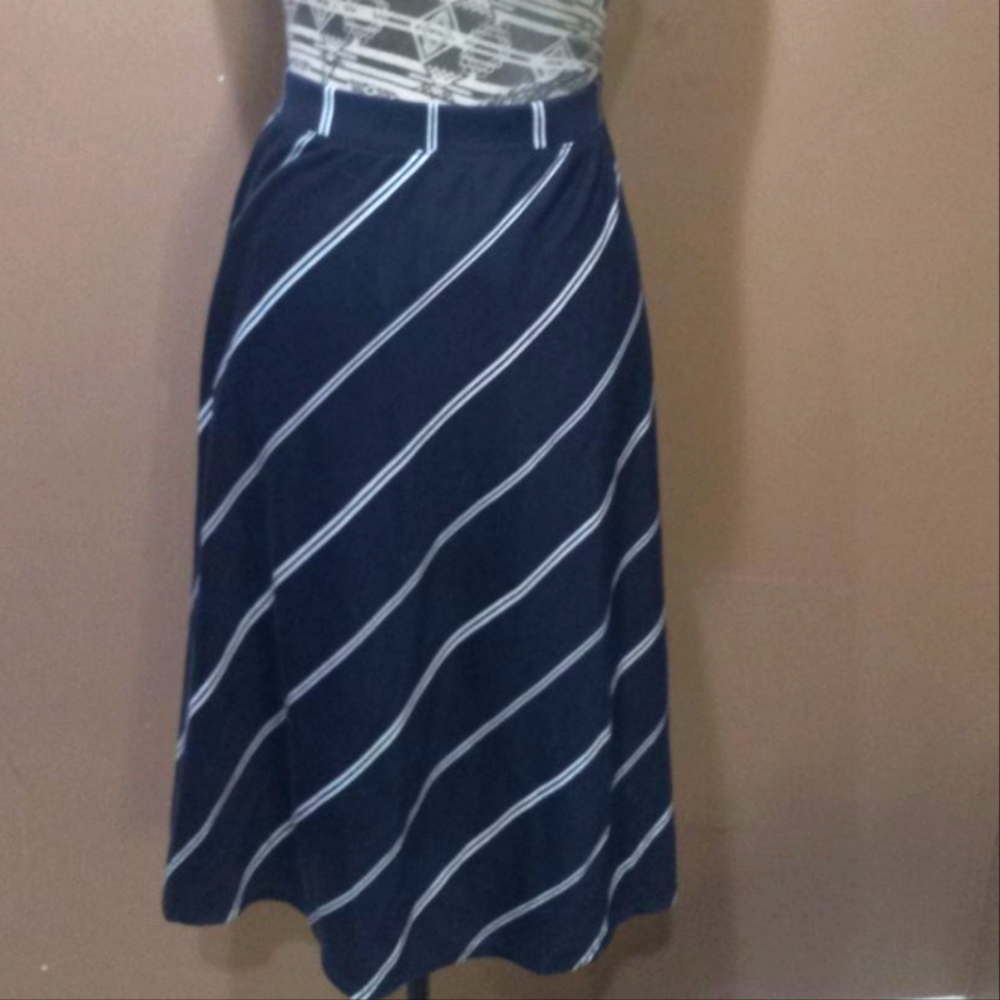Laura Scott a-line navy blue striped skirt sz L